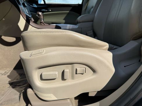Used 2011 Cadillac SRX Luxury FWD image 26