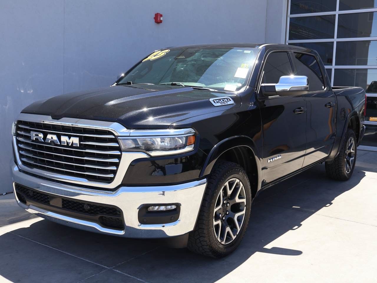 Used 2025 RAM 1500 Laramie AWD/4WD image 1
