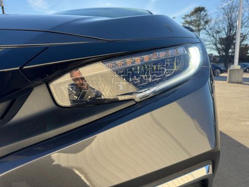 Used 2019 Honda Civic Touring image 29