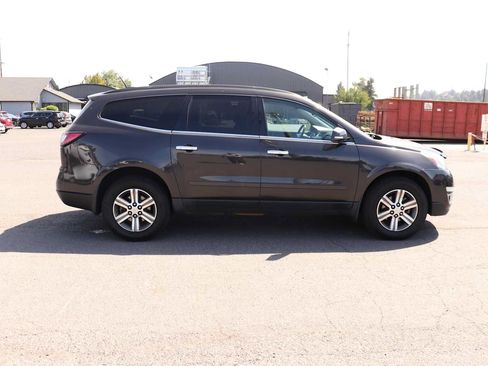 Used 2017 Chevrolet Traverse LT AWD/4WD image 4