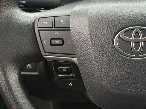 Used 2025 Toyota Camry LE image 14