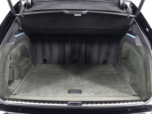 Used 2022 Bentley Bentayga image 30