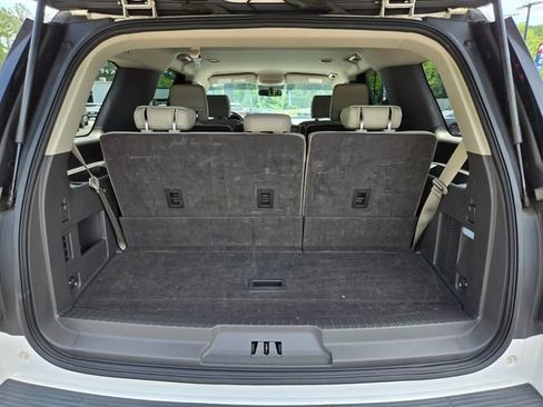 Used 2018 Ford Expedition XLT w/ Equipment Group 201A AWD/4WD image 16