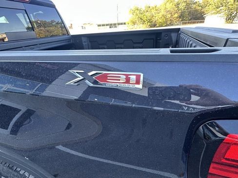 New 2026 GMC Sierra 1500 SLT image 8