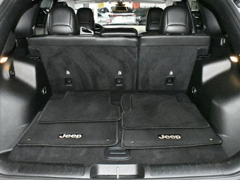 Used 2019 Jeep Cherokee Limited image 95