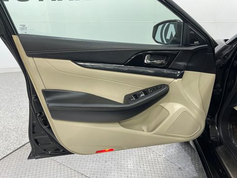 Used 2019 Nissan Maxima Platinum w/ Sport Mat Group image 16