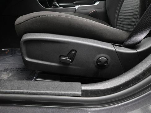 Used 2023 Dodge Charger SXT image 28