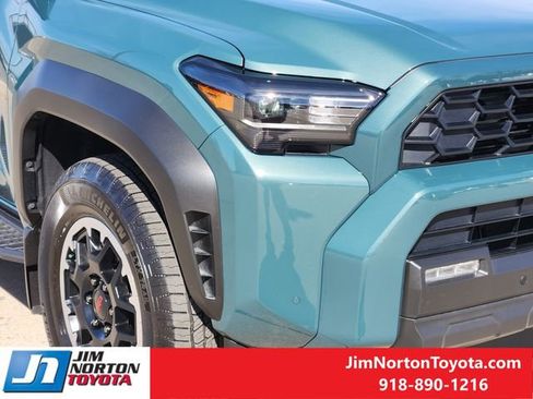 Used 2025 Toyota 4Runner TRD Off-Road Premium image 10