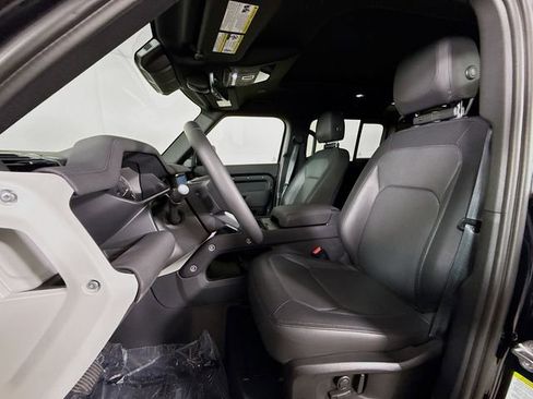 Certified 2023 Land Rover Defender 110 X-Dynamic SE image 11