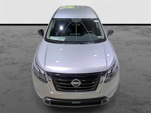 Certified 2025 Nissan Pathfinder S image 6