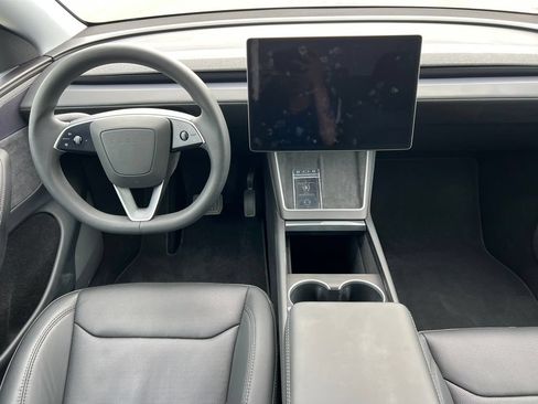 Used 2026 Tesla Model Y AWD image 3