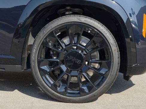 New 2026 BMW XM Label Red image 9