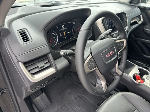 Used 2024 GMC Terrain Denali w/ Denali Premium Package AWD/4WD image 11