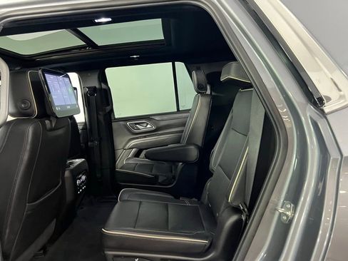 Used 2021 GMC Yukon SLT w/ SLT Luxury Plus Package image 28