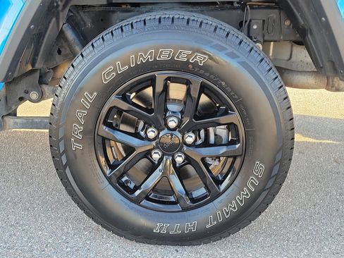 Used 2022 Jeep Gladiator Sport image 12