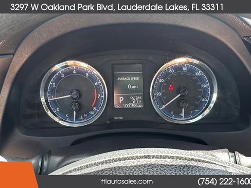 Used 2018 Toyota Corolla LE FWD image 40
