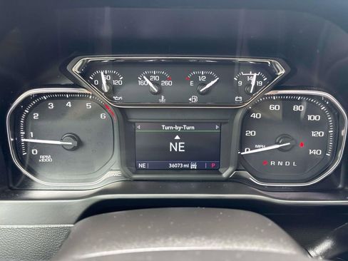 Used 2022 GMC Sierra 2500 AT4 w/ Snow Plow Prep/Camper Package image 18