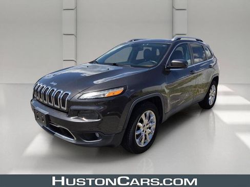 Used 2017 Jeep Cherokee Limited w/ Trailer Tow Group AWD/4WD image 1
