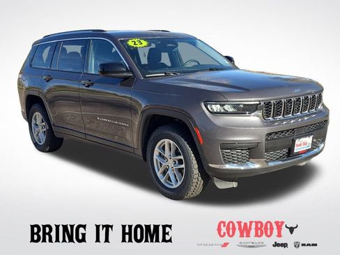 Used 2023 Jeep Grand Cherokee L Laredo image 8