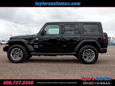 Used 2018 Jeep Wrangler Unlimited Sahara w/ Uconnect 4C Nav & Sound Group AWD/4WD image 44