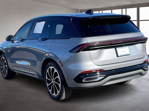 Used 2024 Lincoln Nautilus Reserve w/ Equipment Group 202A image 4