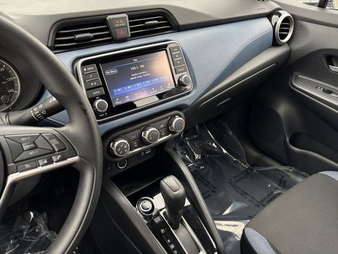 Used 2025 Nissan Versa SV image 17