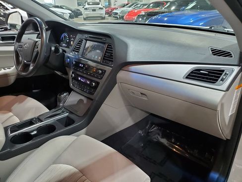 Used 2016 Hyundai Sonata Plug-In Hybrid FWD image 15