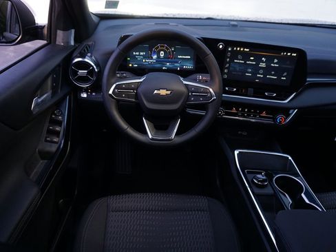 New 2026 Chevrolet Equinox LT image 12