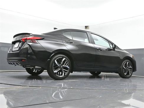 New 2025 Nissan Versa SR w/ Trunk Package image 41