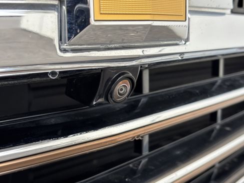 Used 2020 Chevrolet Silverado 1500 High Country w/ Technology Package image 9