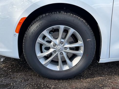 New 2026 Chrysler Pacifica Select FWD image 9