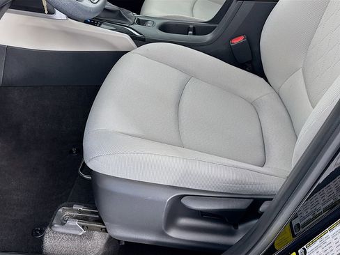 Used 2023 Toyota Corolla Cross L image 19