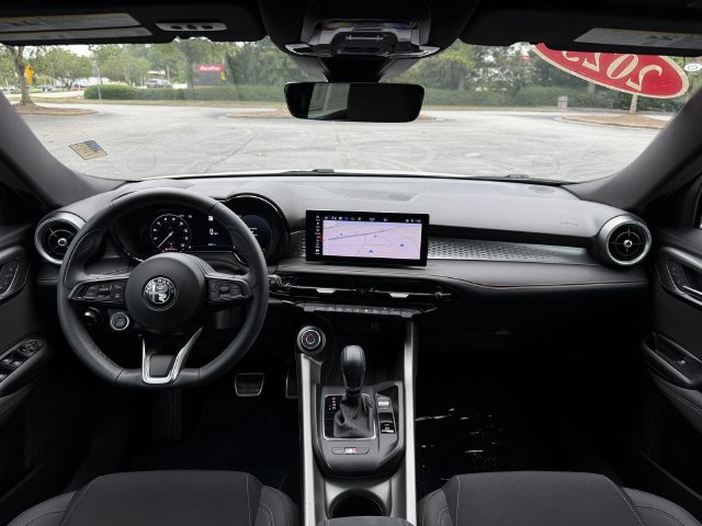 Used 2025 Alfa Romeo Tonale AWD/4WD image 23