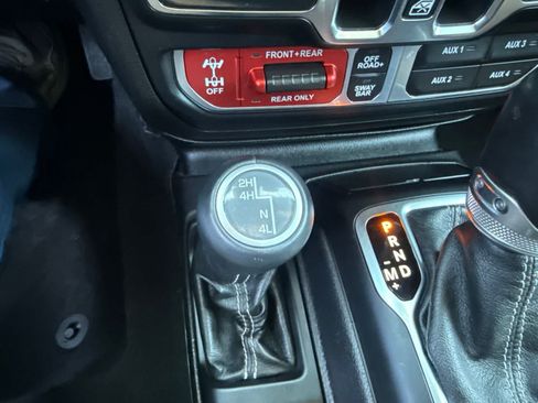 Used 2020 Jeep Gladiator Rubicon AWD/4WD image 25
