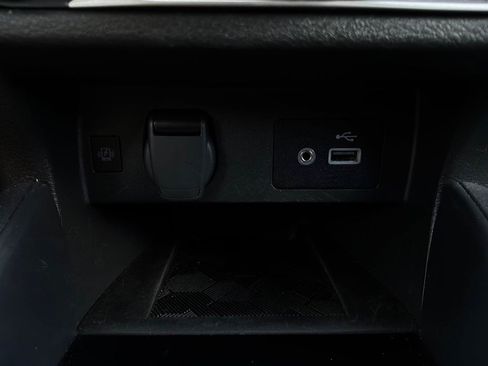 Used 2025 Nissan Versa SV FWD image 22