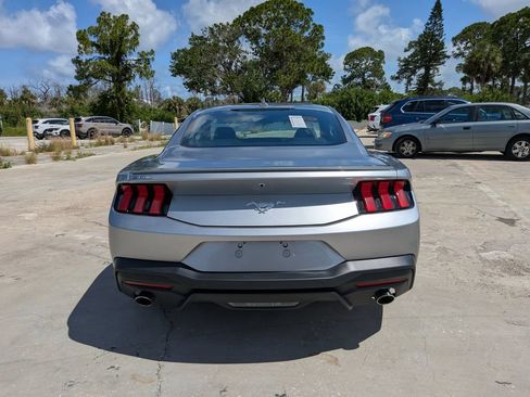 Used 2025 Ford Mustang Premium RWD image 7