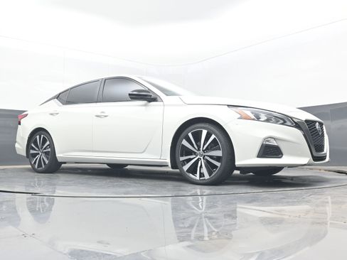Used 2021 Nissan Altima 2.5 SR w/ SR Premium Package FWD image 23