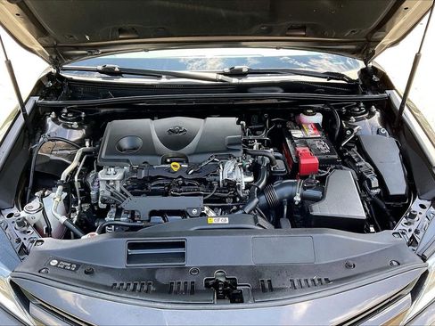 Used 2018 Toyota Camry LE FWD image 34