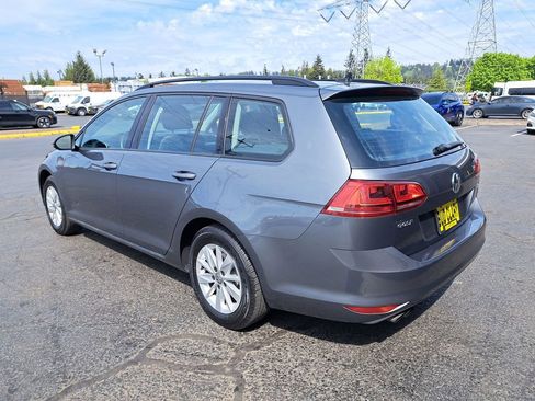 Used 2016 Volkswagen Golf S FWD image 3
