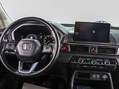 Used 2023 Honda Pilot Touring image 17