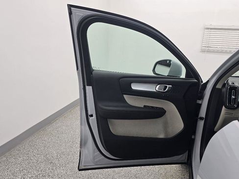 Used 2021 Volvo XC40 T5 Momentum AWD/4WD image 27