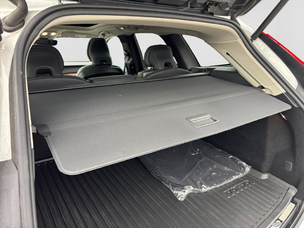 Used 2024 Volvo XC60 B5 Plus w/ Protection Package Premier AWD/4WD image 43