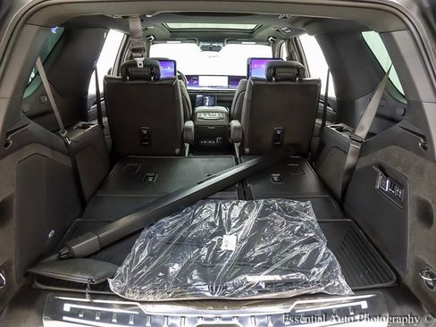 New 2026 Cadillac Escalade Luxury w/ LPO, Radiant Package image 22