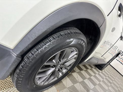 Used 2023 Nissan Rogue S AWD/4WD image 31