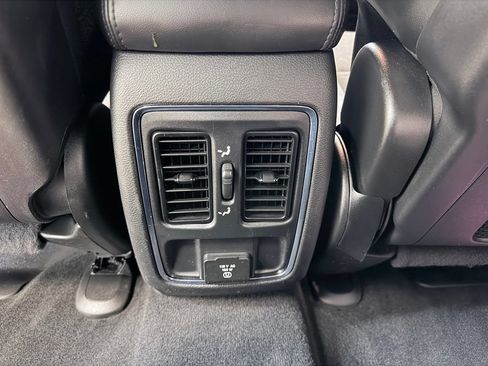 Used 2021 Jeep Grand Cherokee Laredo X AWD/4WD image 23