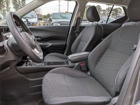 Used 2022 Nissan Kicks SV image 12