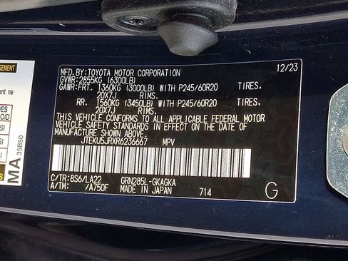Used 2024 Toyota 4Runner Limited AWD/4WD image 29