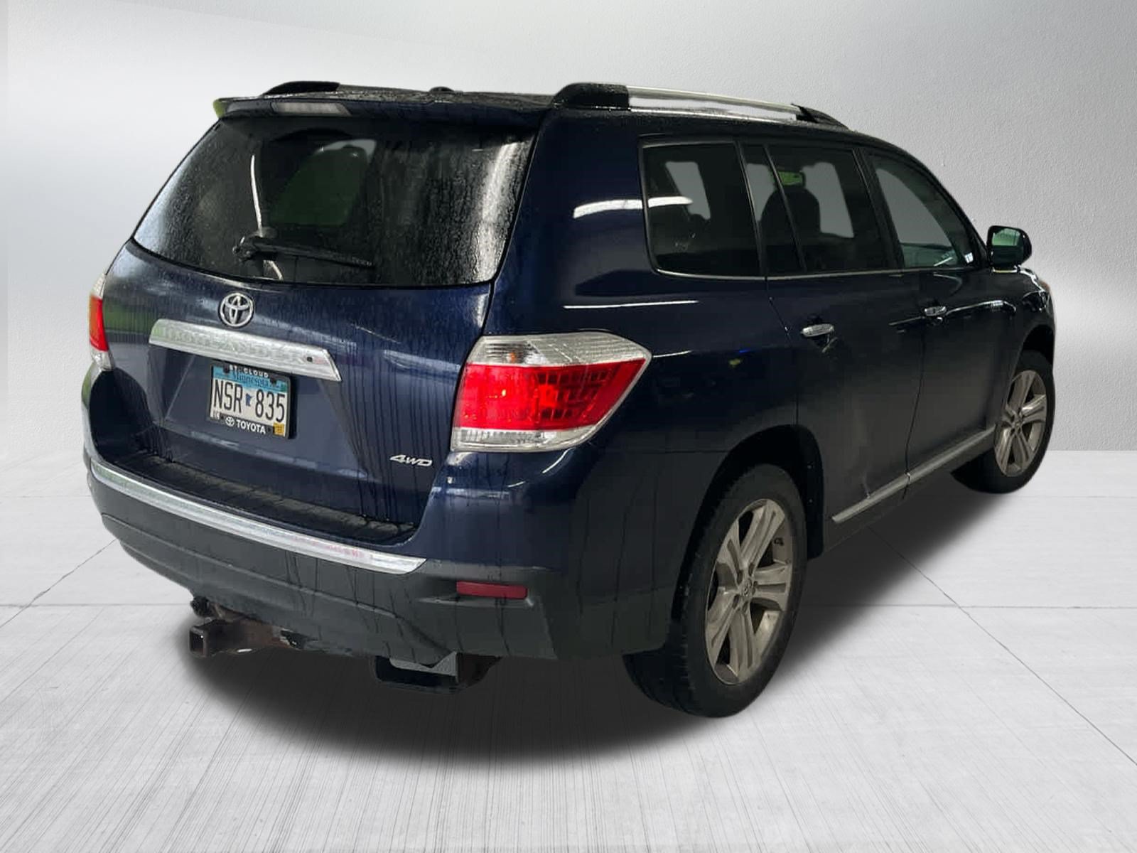 Used 2012 Toyota Highlander Limited w/ Tow Pkg AWD/4WD image 4