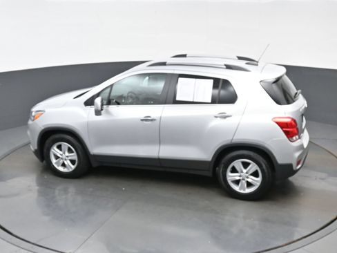 Used 2018 Chevrolet Trax LT w/ Driver Confidence Package FWD image 34