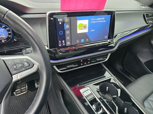 Used 2024 Volkswagen Atlas Cross Sport SEL Premium R-Line image 23